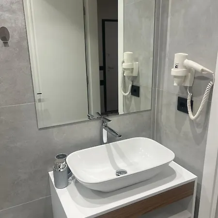 Sophie Apartmán Tirana